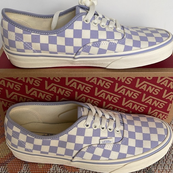 Vans WMNS Authentic
Checkerboard Lilac
VN000BW5LLC
Sneakers - Picture 2 of 16